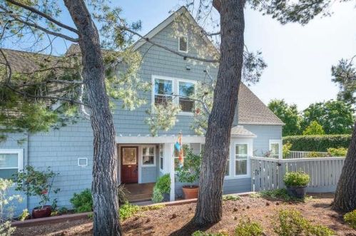806 Mendocino Way, Redwood City, CA 94065-1799