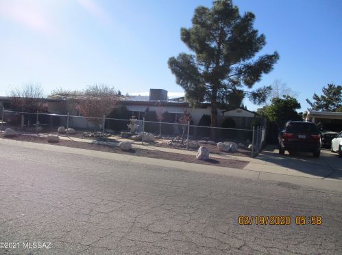 4860 Prudence Rd, Tucson, AZ 85730-4318