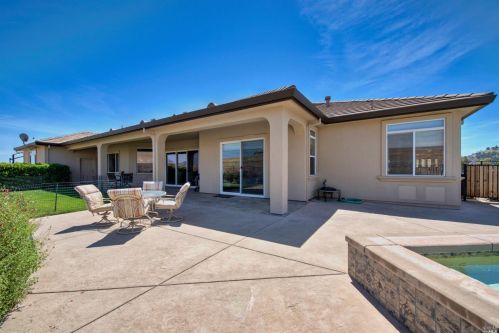 3959 Skyhawk Ln, Vacaville CA  95688-9516 exterior