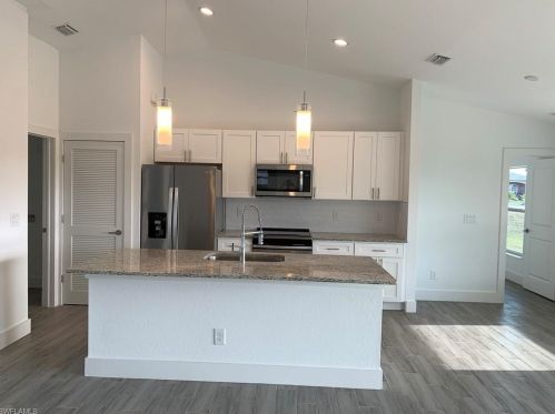 3601 40th St, Lehigh Acres, FL 33976-4633