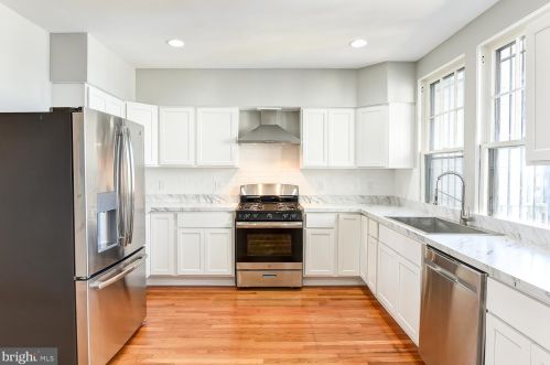 1120 Chicago St, Washington DC  20020-5812 exterior