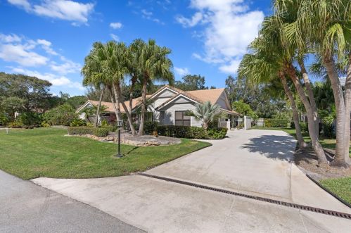 11 Dunbar Rd, West Palm Beach, FL 33418-6824