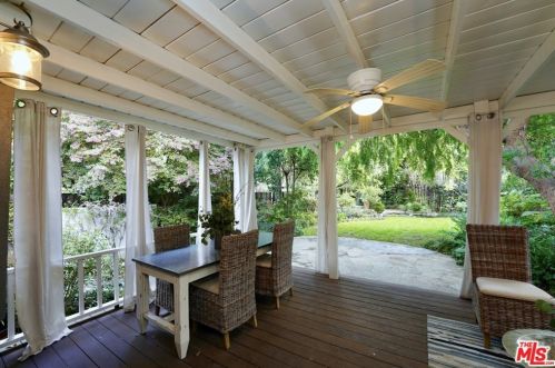 5528 Buffalo Ave, Van Nuys CA 91401-5226 exterior