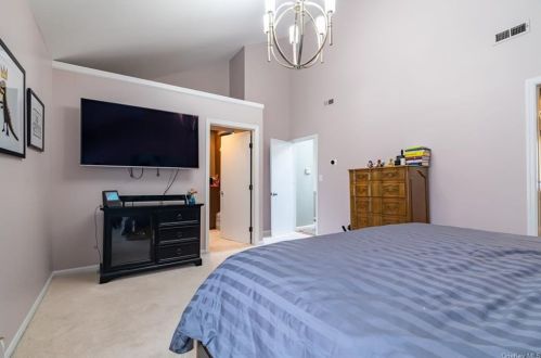 12 Brookwood Rd, New Rochelle NY  10804-1841 exterior