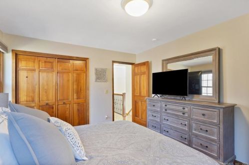 36 Laurel Dr, Upper Stepney CT  06468-1650 exterior