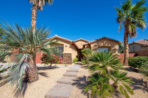828 Mira Grande, Palm Springs CA  92262-1209 exterior