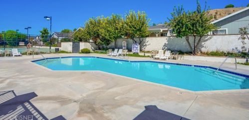 28101 Vista View Dr, Santa Clarita CA  91351-5710 exterior