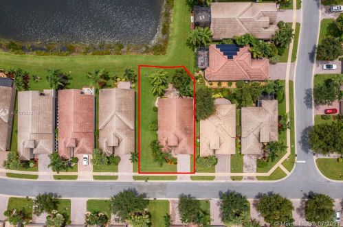 7436 Maple Ridge Trl, Boynton Beach FL  33437-3970 exterior