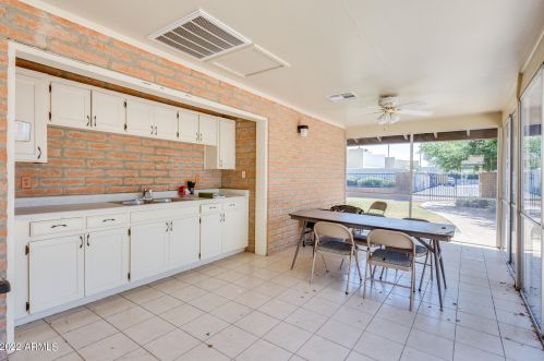 7724 Camelback Rd, Scottsdale AZ 85251-1801 exterior