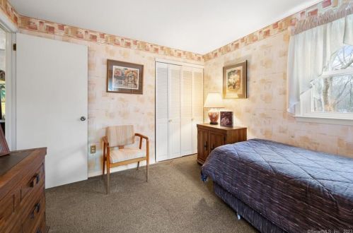 10 Lee Dr, Lyme CT  06371-2111 exterior