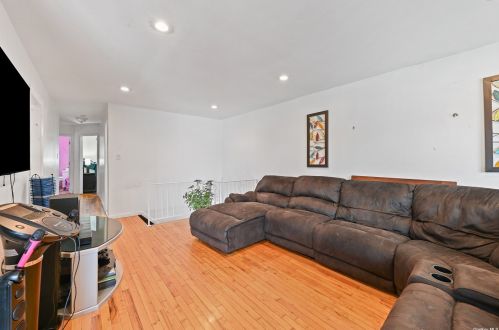 65-09 Beach Channel Dr, Far Rockaway NY  11691-2402 exterior