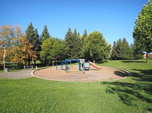 1638 Yardley St, Santa Rosa CA 95403-2397 exterior