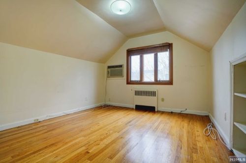 479 Berkshire Rd, Ridgewood NJ  07450-5533 exterior