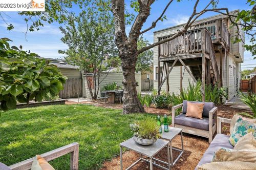 651 Alcatraz Ave, Oakland CA  94609-1005 exterior