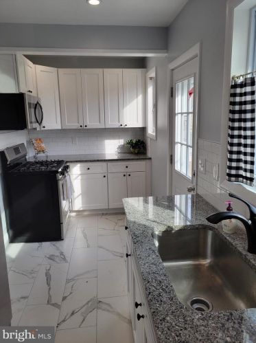 220 New Jersey Ave, Camden NJ  08108-1612 exterior