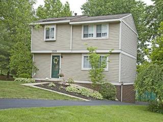 1208 Harvest Ct, Bridgeville, PA 15017-1108