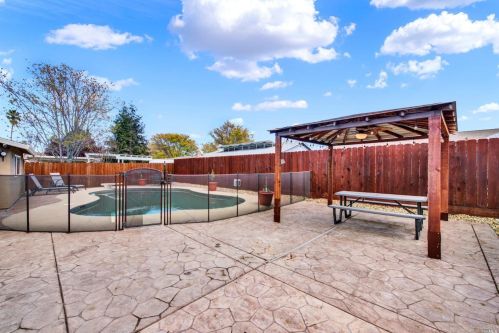 1250 Danfield Way, Vacaville CA  95687-5622 exterior