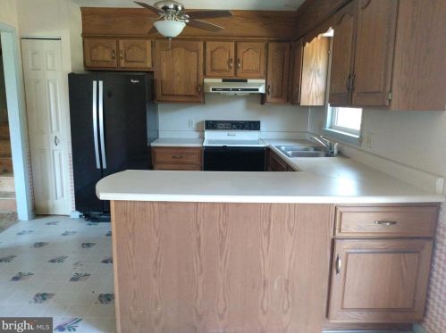 119 Schoeneck Rd, Ephrata PA  17522-9607 exterior