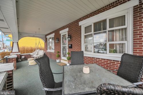 50 King St, Littlestown, PA 17340-1612