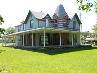 705 Locust St, Nortonville, KS 66060-4929