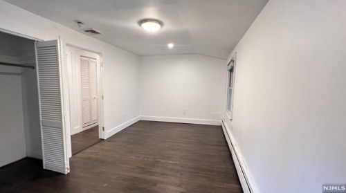 385 Stonetown Rd, Skyline Lakes NJ  07456-1308 exterior