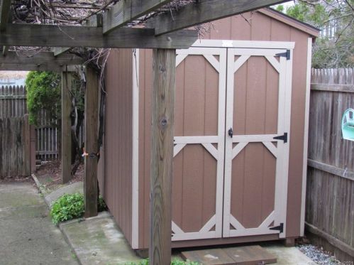 32 Denison Ave, Groton CT  06340-4415 exterior