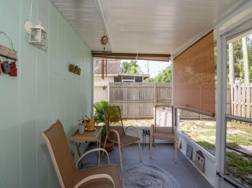 2545 86th Dr, Vero Beach FL  32966-5026 exterior