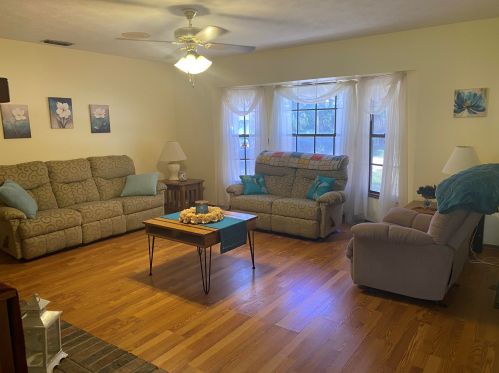 6086 6th Pl, Vero Beach, FL 32968-9239