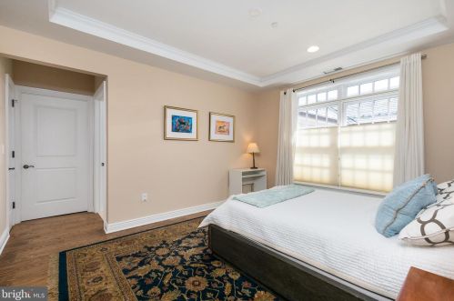 221 Victoria Mews, Princeton NJ  08542-3748 exterior