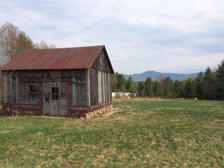 306 Fletcher Farm Rd, Onchiota, NY 12989-3524