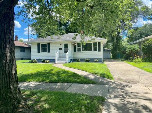 252 Briar Ln, Hammond, IN 46321-2102