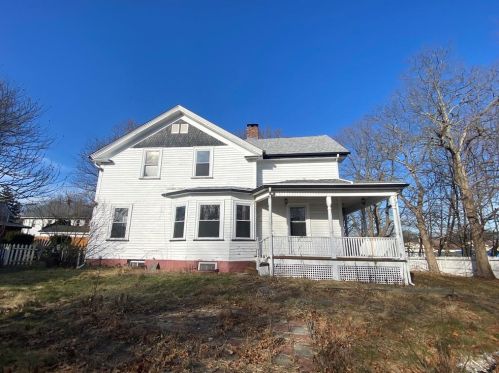 12 Coyle St, Warwick, RI 02886-7102