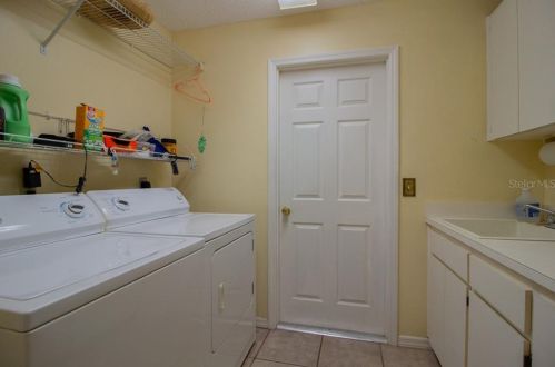 5939 Windwood Dr, Lakeland FL  33813-4805 exterior