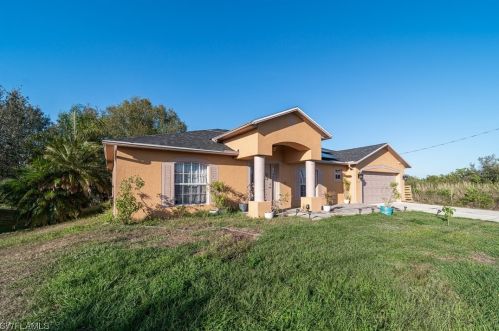 3102 10th St, Lehigh Acres, FL 33976-2905