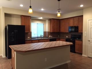 617 Bur Oak Dr, Burleson TX  76028-7056 exterior