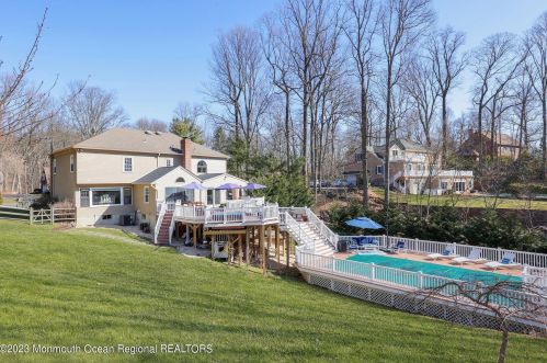 162 Borden Rd, Middletown NJ  07748-3050 exterior