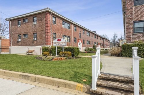 55 Tulip Ave, Floral Park NY  11001-1961 exterior