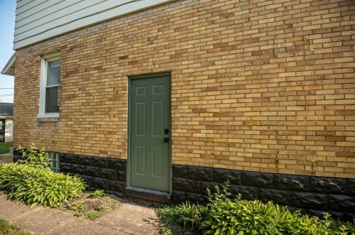 662 Stambaugh Ave, Hermitage PA  16146-4131 exterior