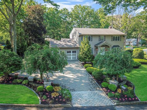 6 Springbriar Ln, South Setauket, NY 11720-4317