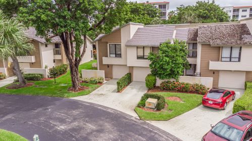 22870 Ironwedge Dr, Boca Raton, FL 33433-3827