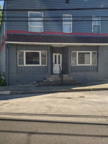 167 Main St, Imperial, PA 15126-1020