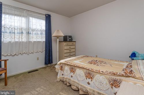 722 Girard Ave, Lansdale PA 19446-5266 exterior