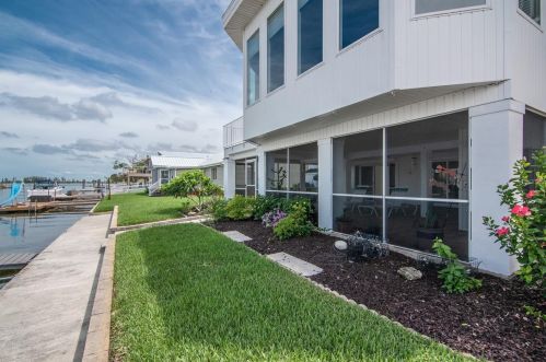 3325 Gulf Winds Cir, Brooksville FL  34607-3027 exterior