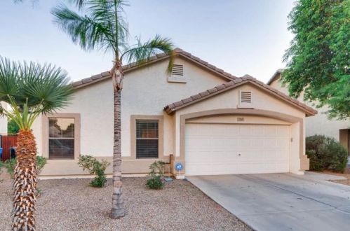 1739 Los Alamos St, Gilbert, AZ 85295-5024