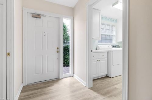 5727 Drummond Way, Naples FL  34119-9524 exterior