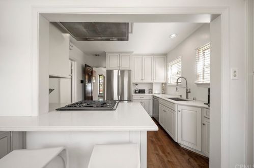 2111 Eucalyptus Ave, Long Beach CA  90806-4518 exterior
