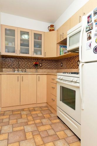 100 Bergen Blvd, Fairview NJ  07022-1870 exterior