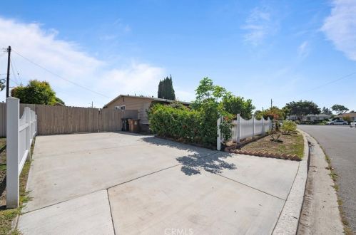 11172 Homeway Dr, Garden Grove, CA 92841-1112