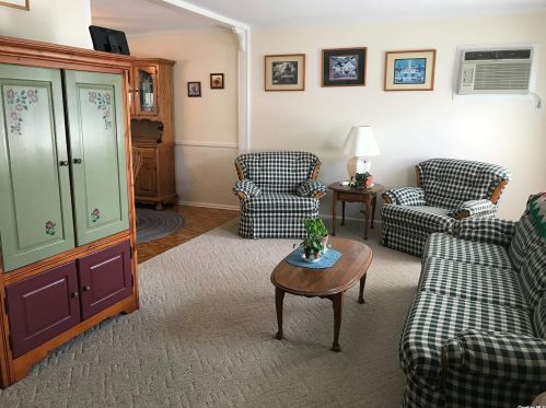 1549 Parkview Ave, Seaford, NY 11783-1938