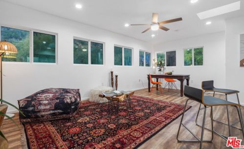 624 Topanga Canyon Blvd, Topanga, CA 90290-3839